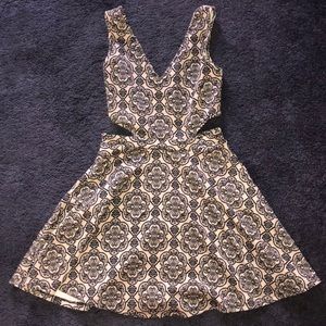 Side Cut out